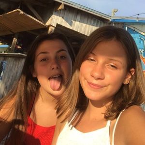 Meet your Posher, Alexis